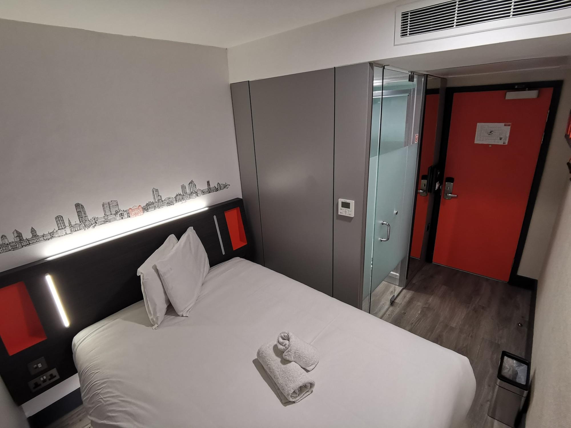 Easyhotel Leeds Zewnętrze zdjęcie