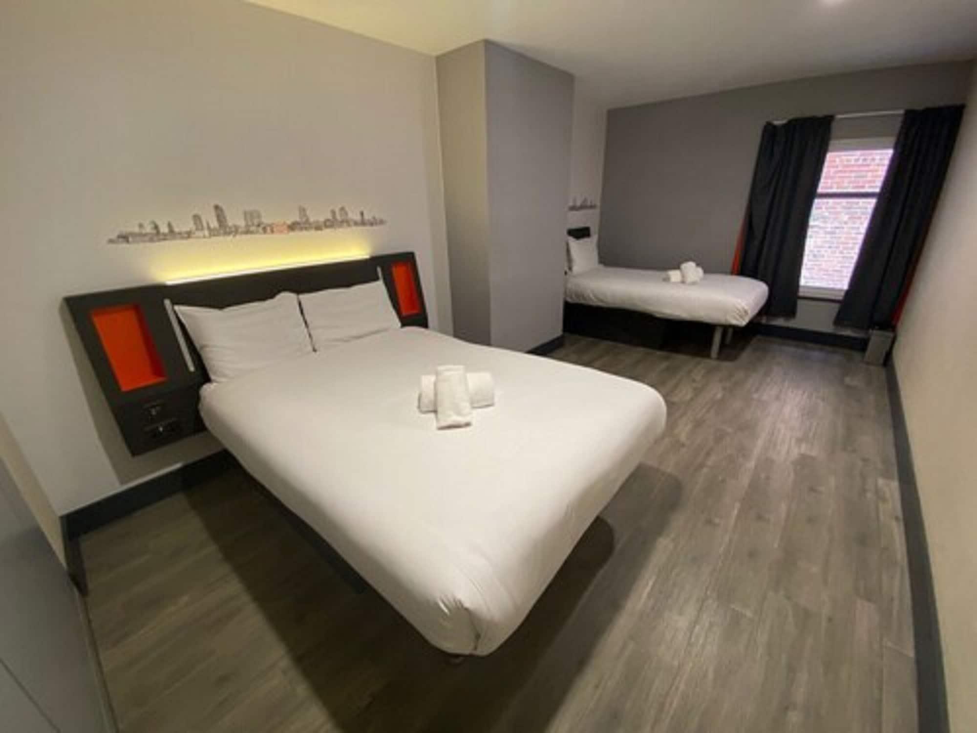 Easyhotel Leeds Zewnętrze zdjęcie