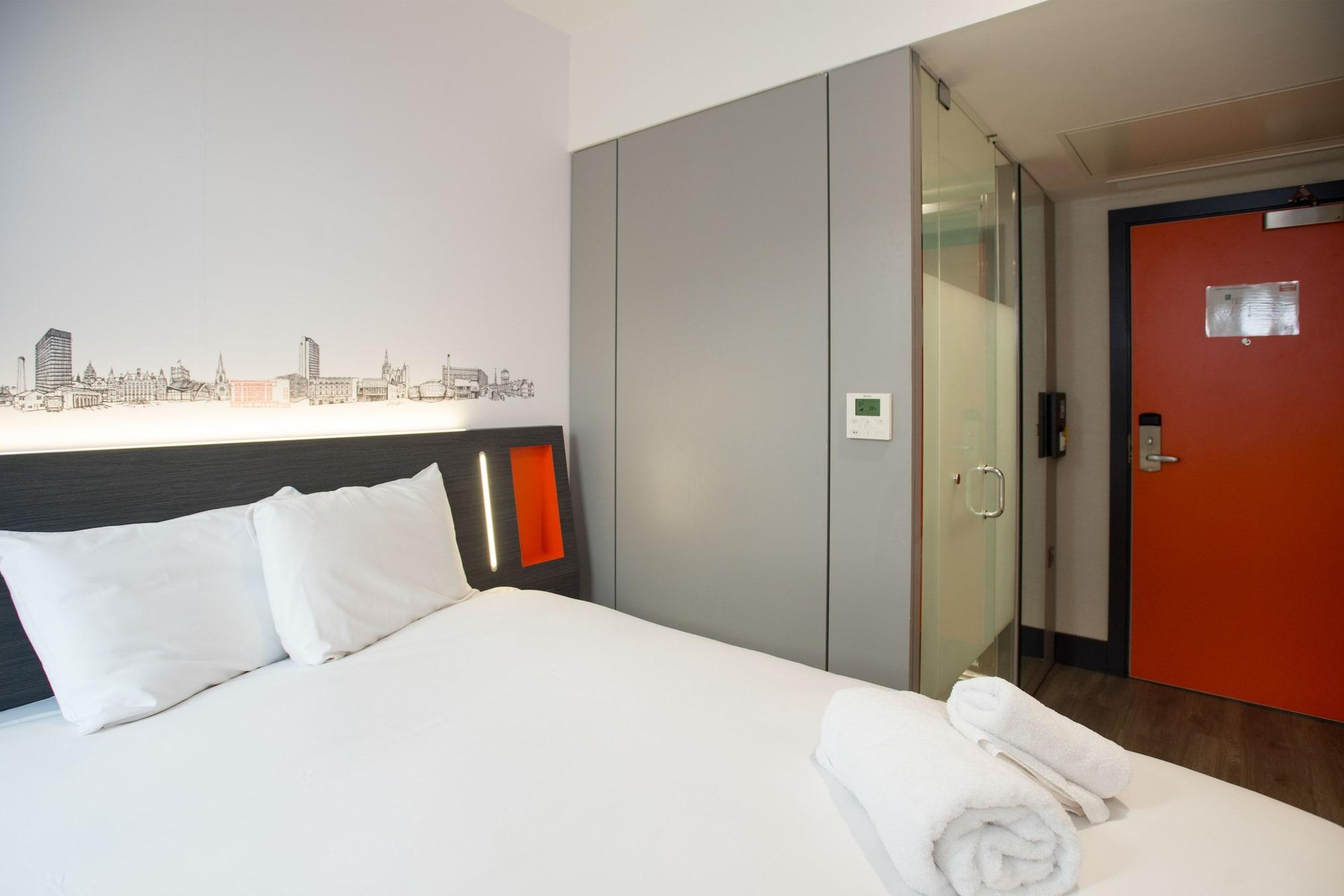 Easyhotel Leeds Zewnętrze zdjęcie