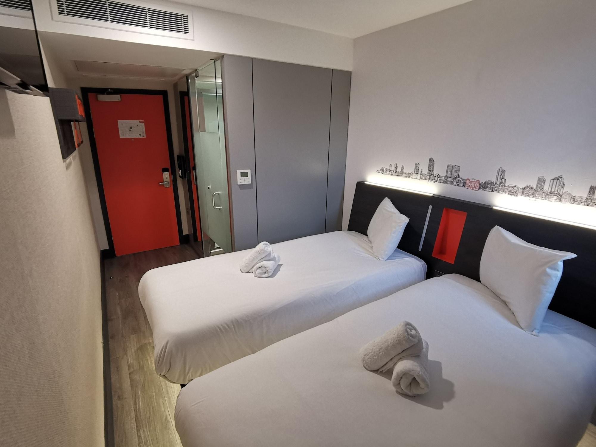 Easyhotel Leeds Zewnętrze zdjęcie